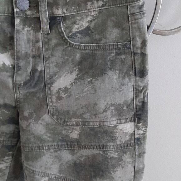 Urban Outfitters camo green pants - Picture 4 of 7